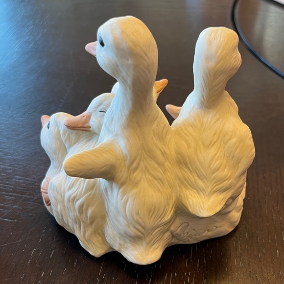 Vintage 80s Homco Cream and Orange Duckling Figurine Group - Picture 3 of 6